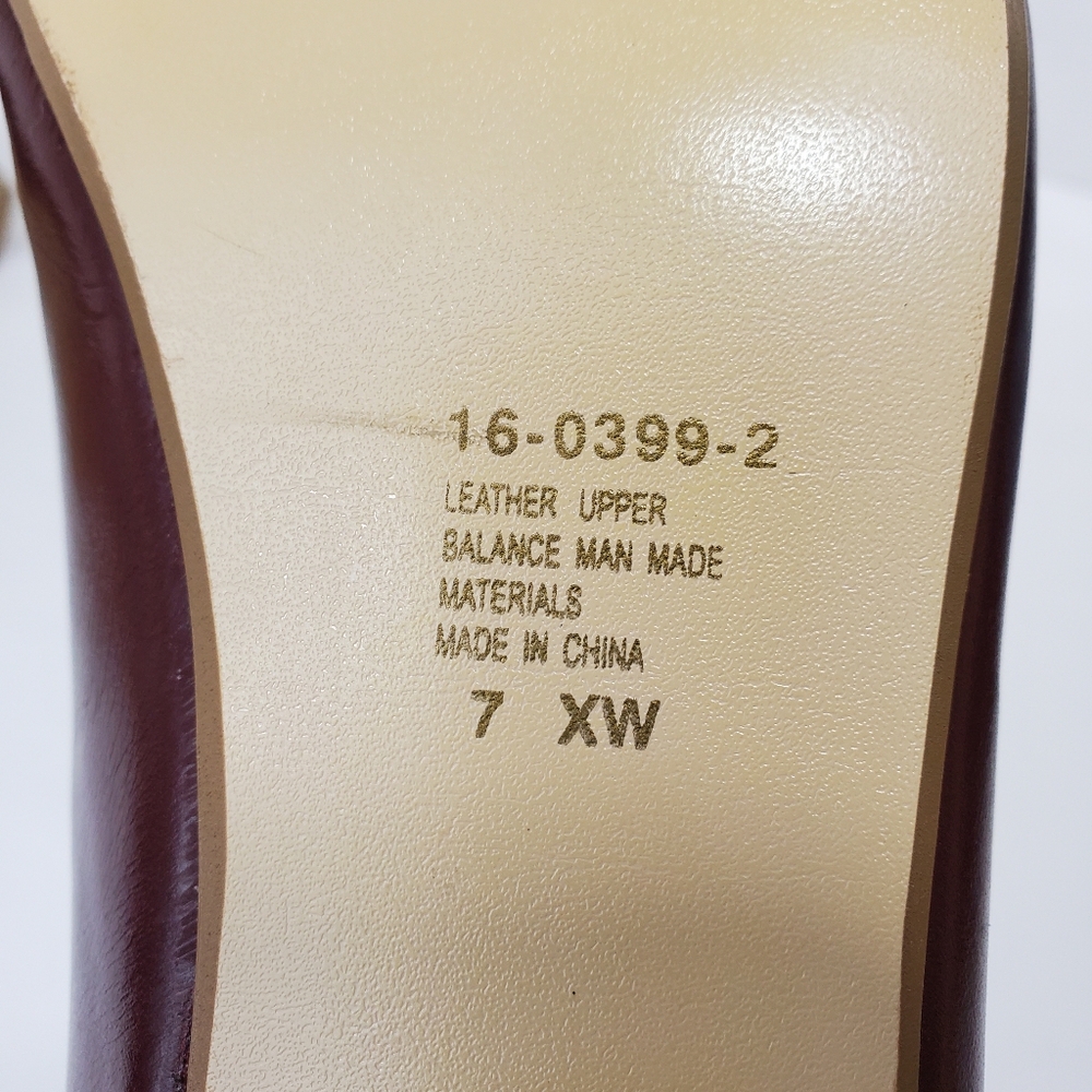 Harve Bernard Chocolate Leather Square Toe Pumps Size 7 XW - Picture 4 of 6